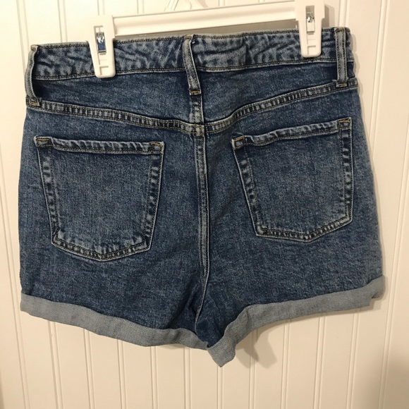 SOLD-⭐️ Wild Fable women’s high rise jean shorts - Picture 2 of 3